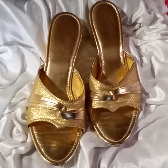 Gold wedge Sandals, used - Picture 1 of 4